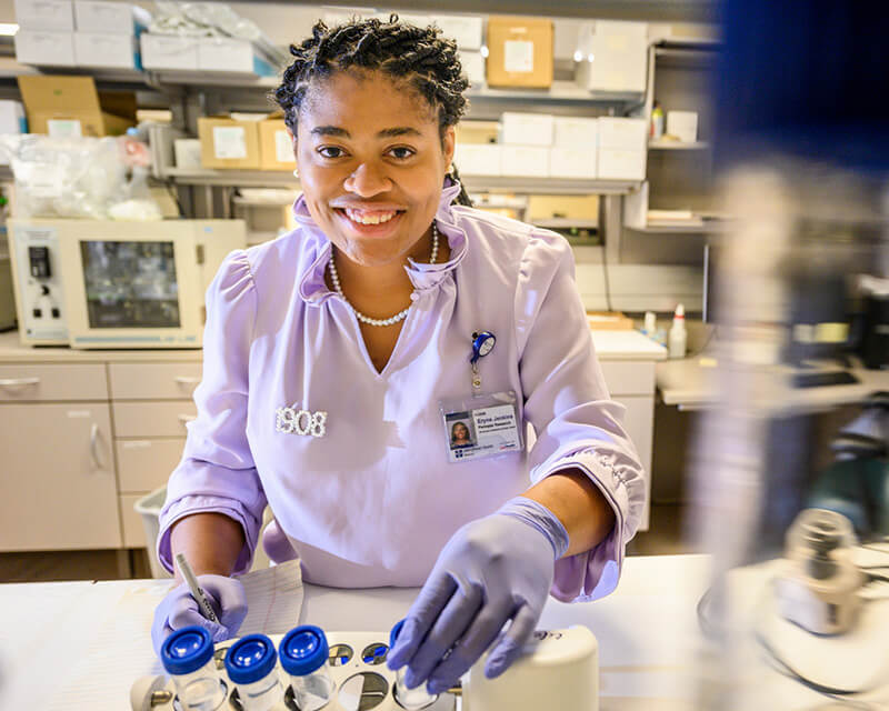 Undergraduate Eryne Jenkins works in the Stanic lab within the Reproductive Endocrinology & Infertility Laboratory.
