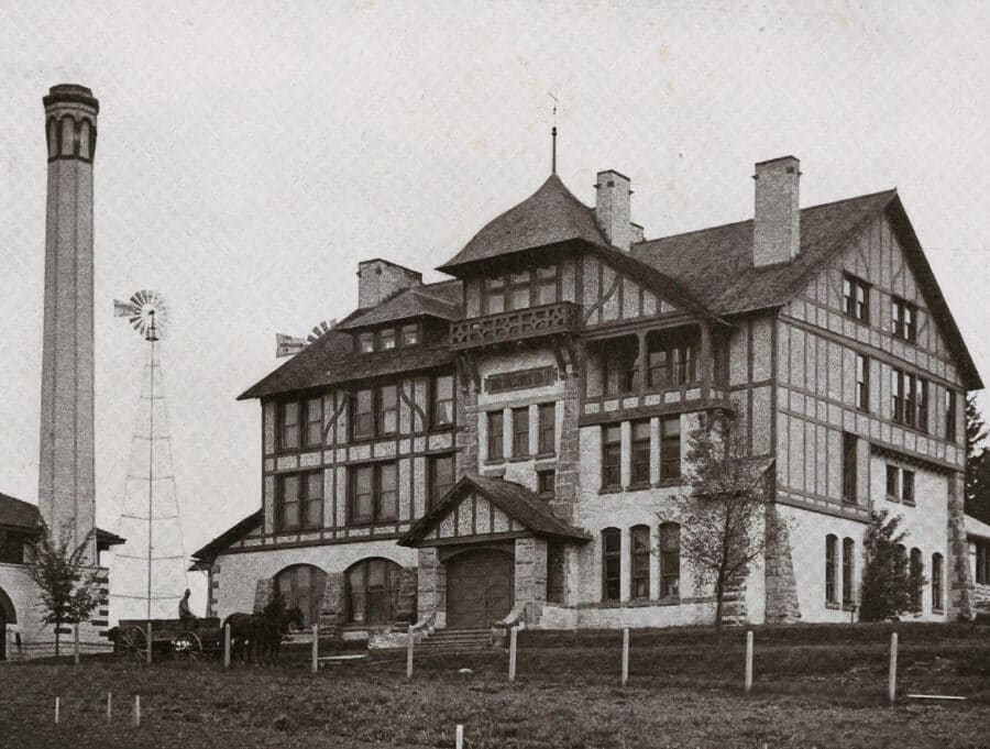 Black and white image of the dairy building on campus, 1903.