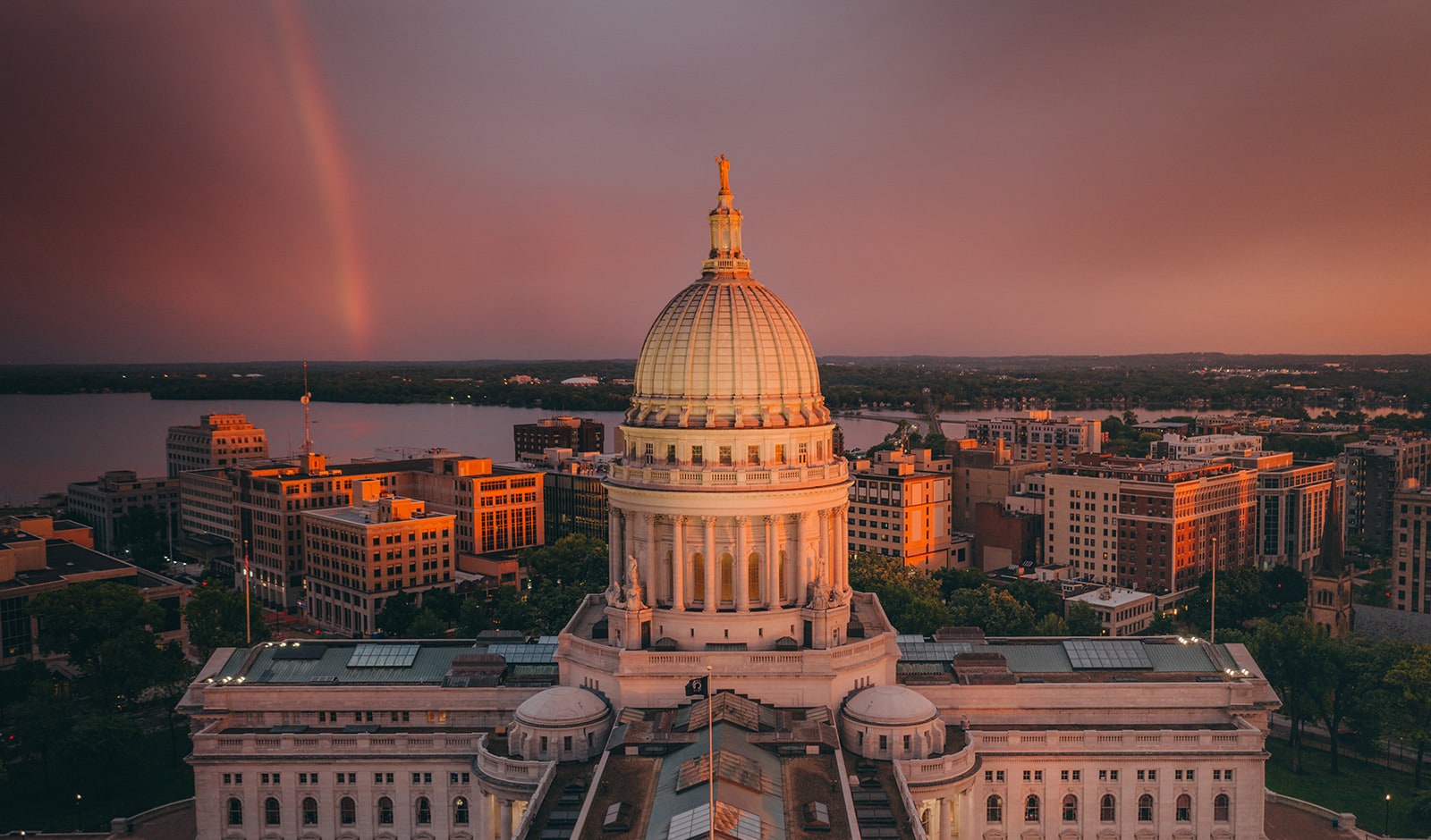 Image of the legislative seat of government in Madison, Wisconsin.