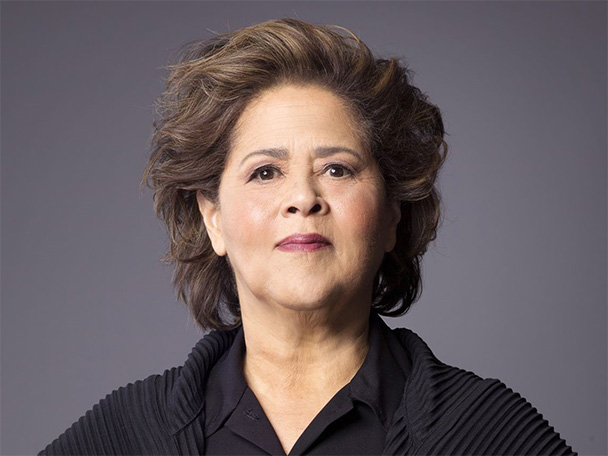 Headshot of Anna Deavere Smith